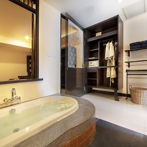Apartament "Gold" z łóżkiem king-size